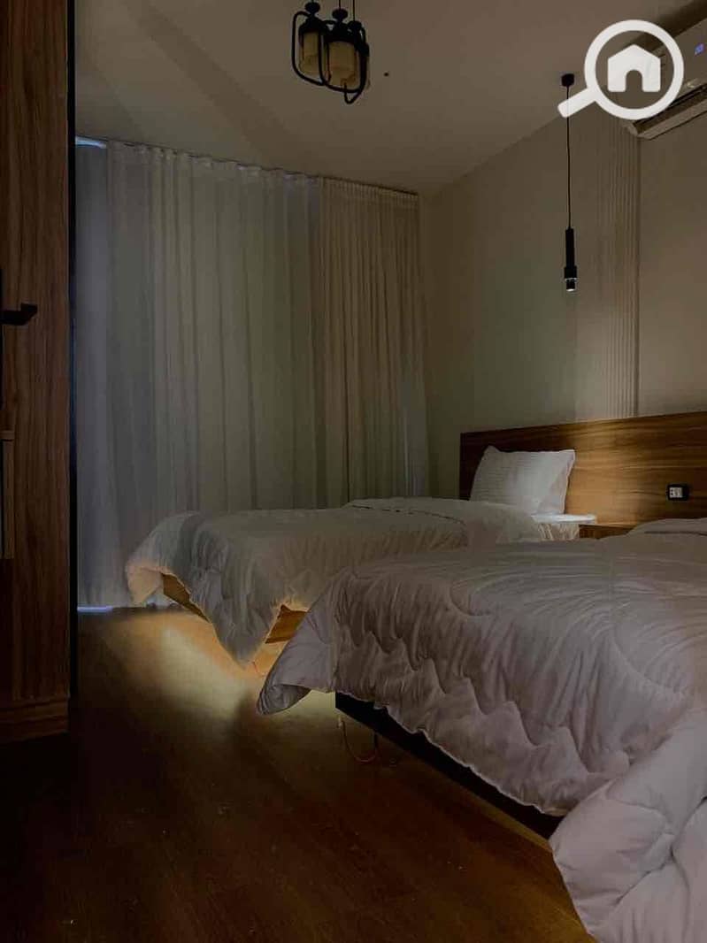 8 4254ffe6-8b8c-40a1-bb18-81b45d934257. jpg