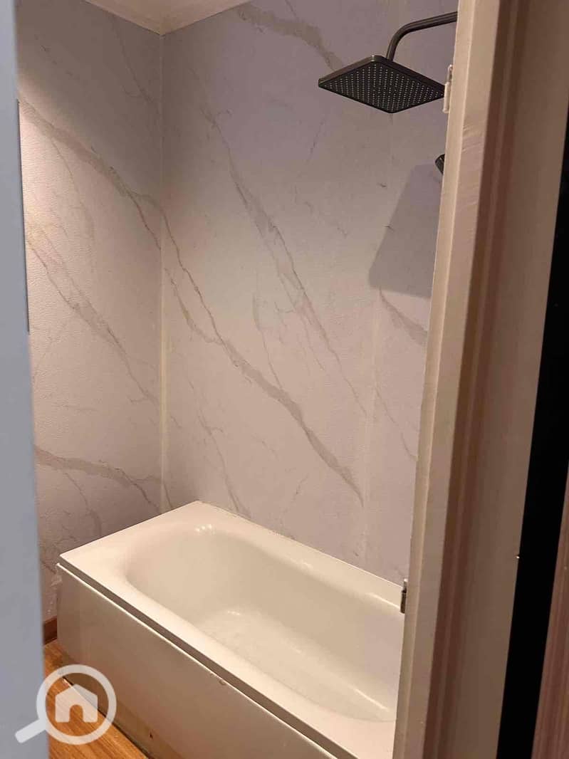 10 1e39721f-c94c-4bf6-a37a-80b333edafea. jpg