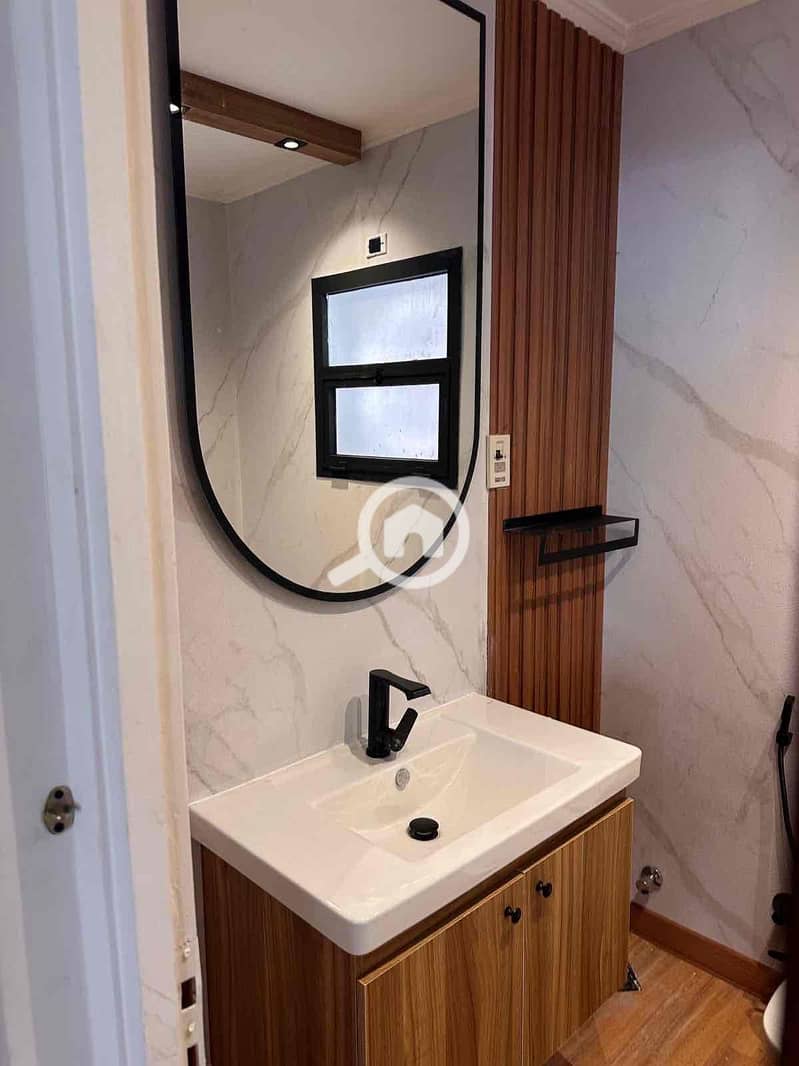 12 26bab809-be67-42b3-8a5e-5acf1f120a46. jpg