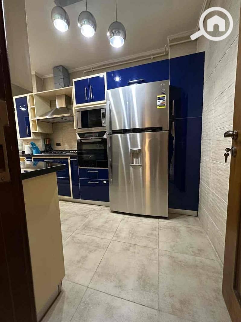 12 76e7b3a5-1426-4d6f-b917-08a5b15a23bb. jpg