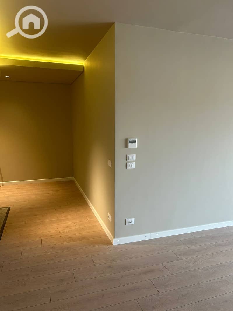 6 7606d932-bc21-4b6f-a6d8-d705e33fe564. jpg