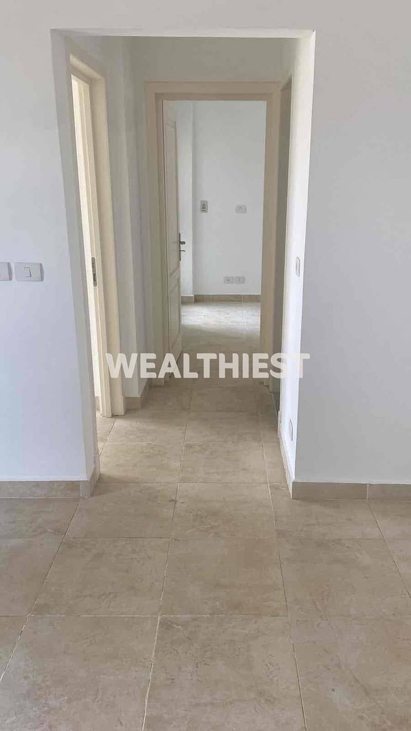 4 0b254eed-d1b4-4c55-9844-2d70e65c6ce5. jpg