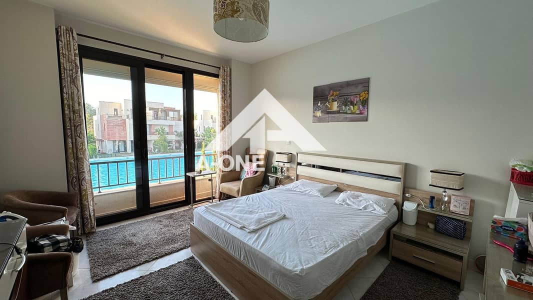 6 77059e10-44b9-4e55-95a4-879d2a612a3b. jpg