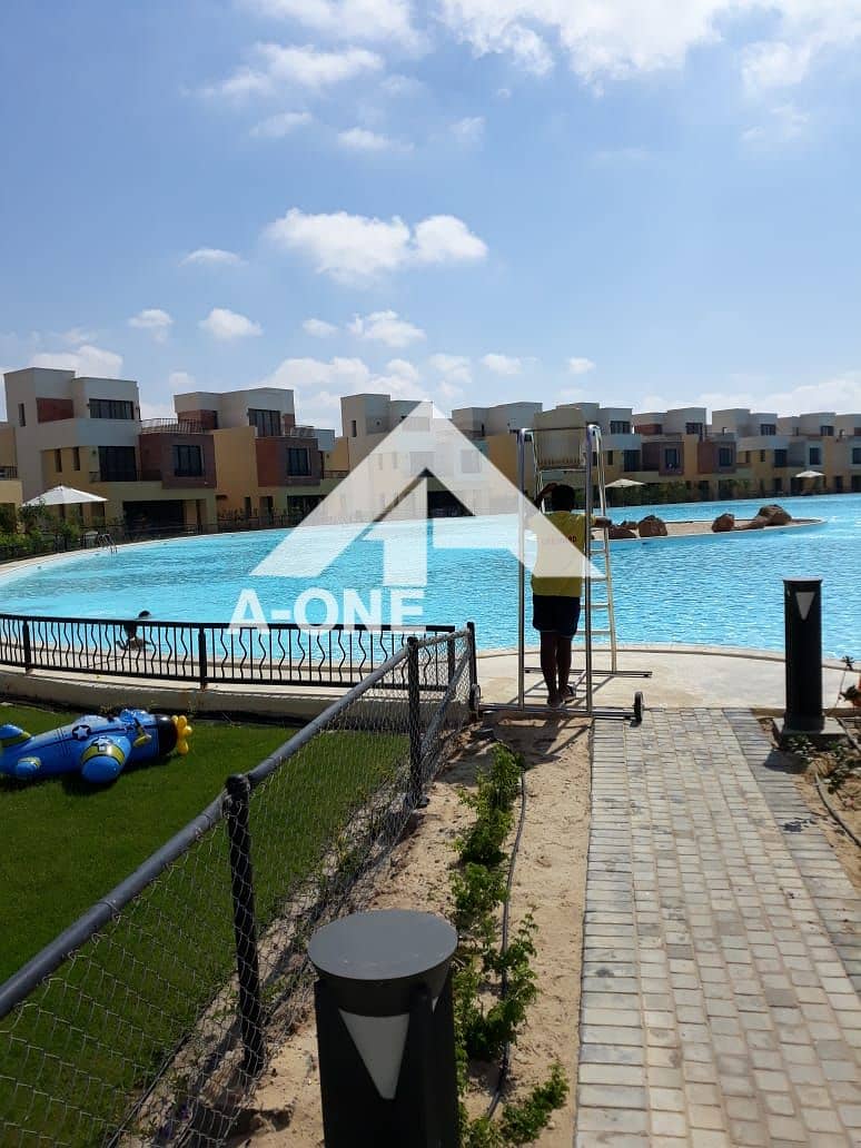 12 f778b743-8435-4db1-832c-666b05767fa7. jpg