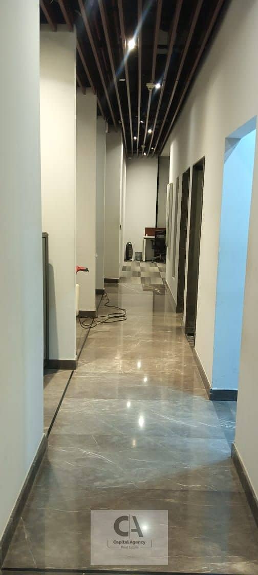 10 6057aee7-2bff-49d8-bcec-dd4a1237a033. jpg