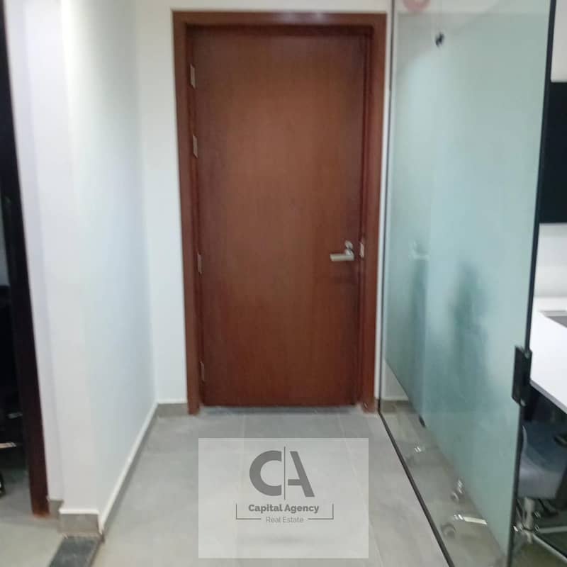 12 cddd2a5e-2e90-46b3-9850-f3063cd28970. jpg