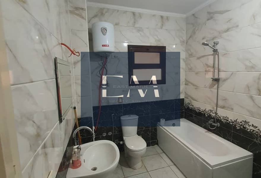 10 5085afd5-f84a-480c-b2bc-a2659d21d253. jpg