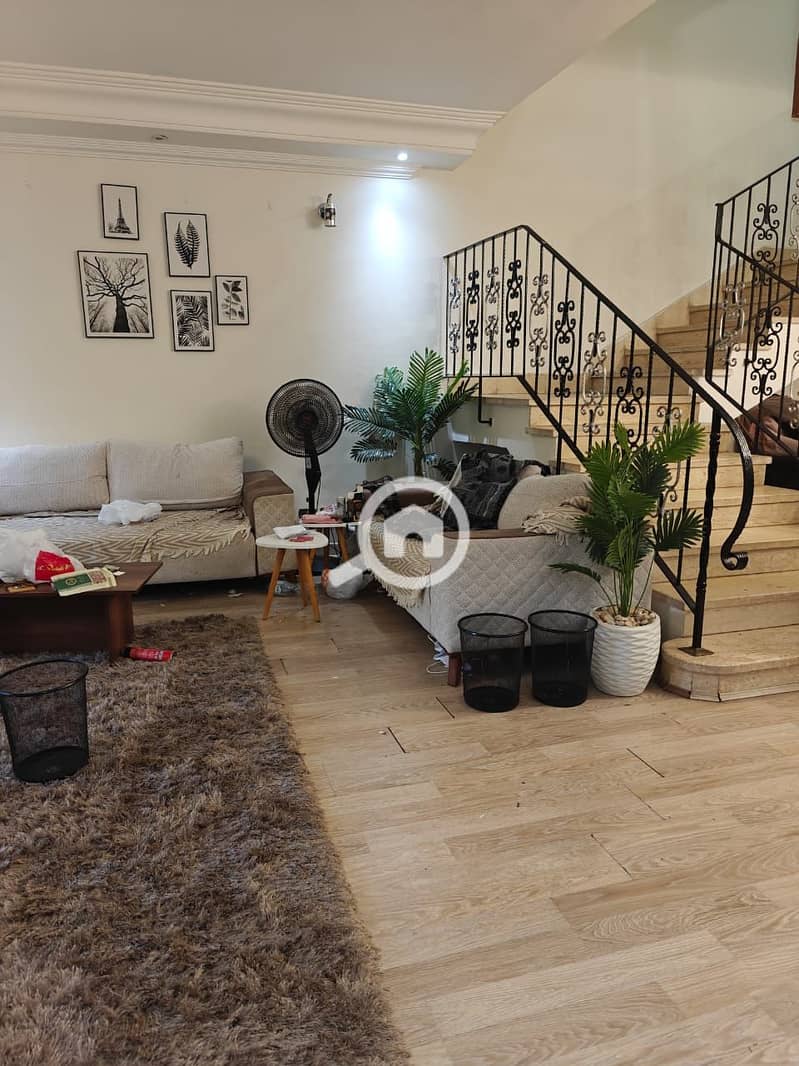 3 10428d7f-c0b3-44b3-b5c5-1fedbad967fd. jpeg