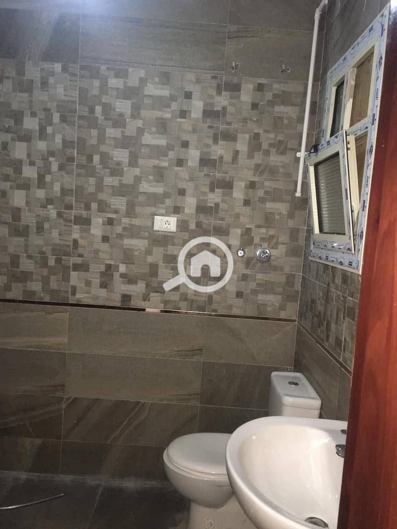 12 a859eac8-960a-4aeb-a80b-b46644e4ddd3. jpg