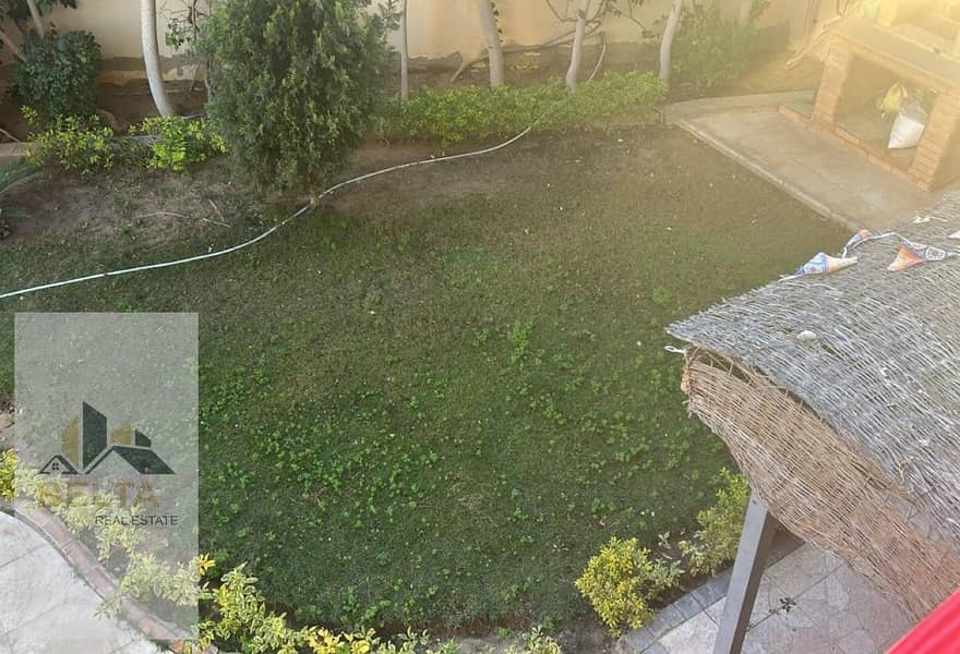 8 e5ea1084-10a5-46b7-8983-60886076e55a. jpg