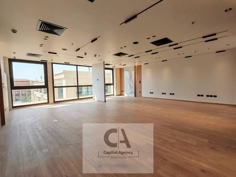 2 e984fe46-5474-4655-a40a-87837bedcaba. jpg