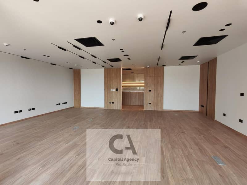 3 e491b485-54b2-40c6-9822-499cd0be24a0. jpg