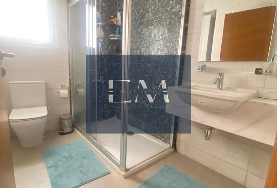 8 eee9c975-f779-4687-8e4f-1acee9c1fcbf. jpg