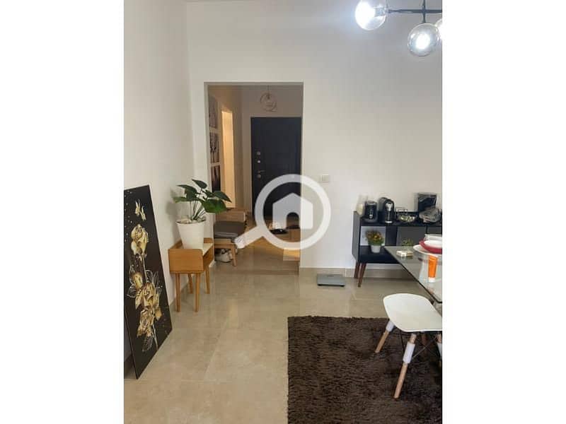 16 d9e95cb6-32af-47b9-9ae1-ced4db7e02a5. jpg