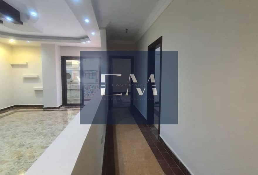 9 455c73b3-f7d4-404c-a0a4-5e70cac9dc7a. jpg