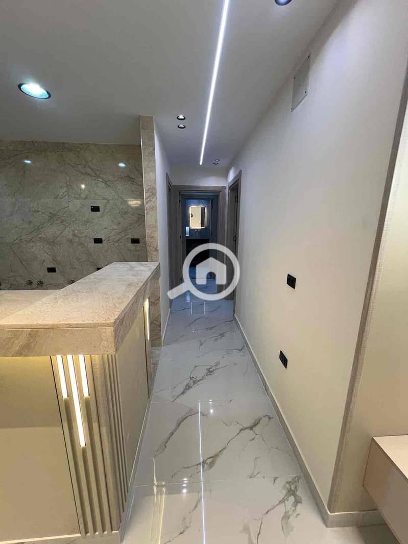 8 481ee95f-c8ad-4eb1-bbba-ab926e299ac4. jpg