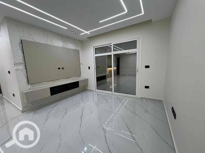 5 e6c4a67d-65c0-45f5-9fe3-5ca1de4443ac. jpg