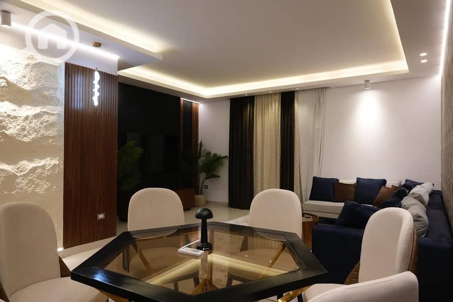 12 e5e6e7ca-eb87-4377-968d-ce6ecce4e6d9. jpeg