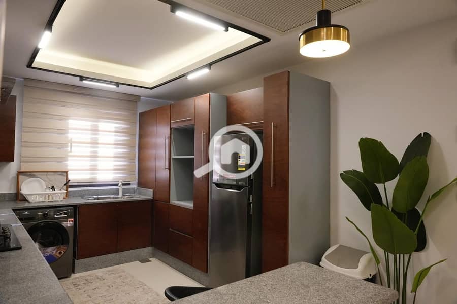 15 78a60fa4-2862-46f7-83f4-479614fe27b3. jpeg