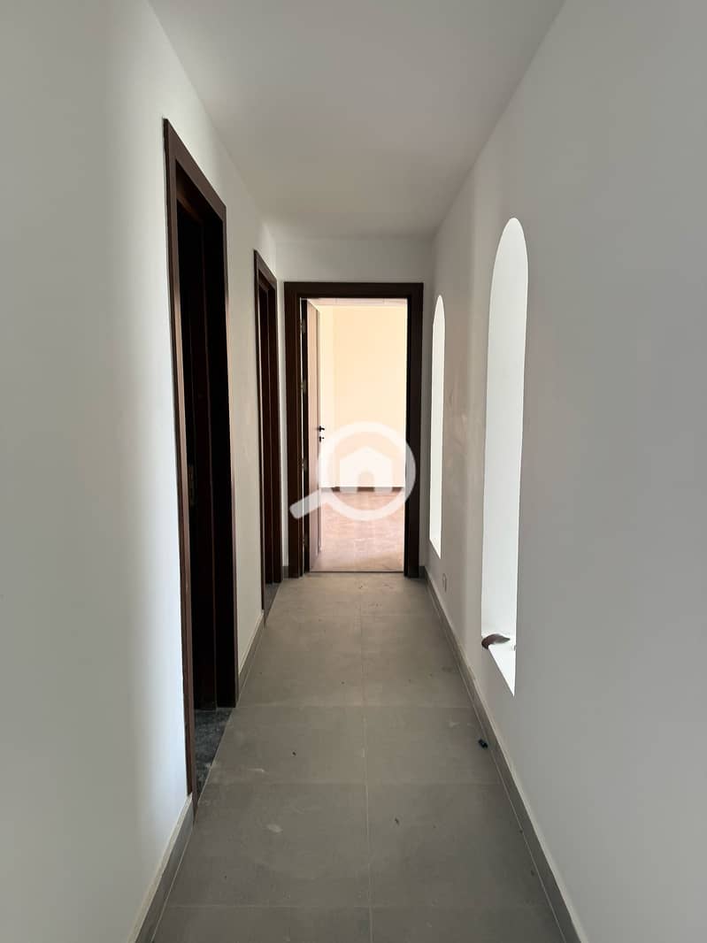 2 2c45b834-c181-46ca-8ef0-b8684a4e51c5. jpg