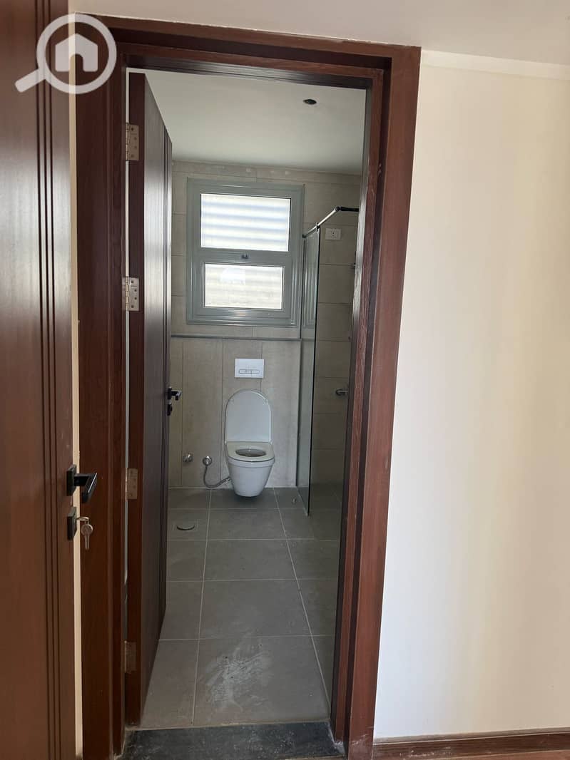 4 06a6cca9-11a7-4023-8505-bacc799f7e4e. jpg