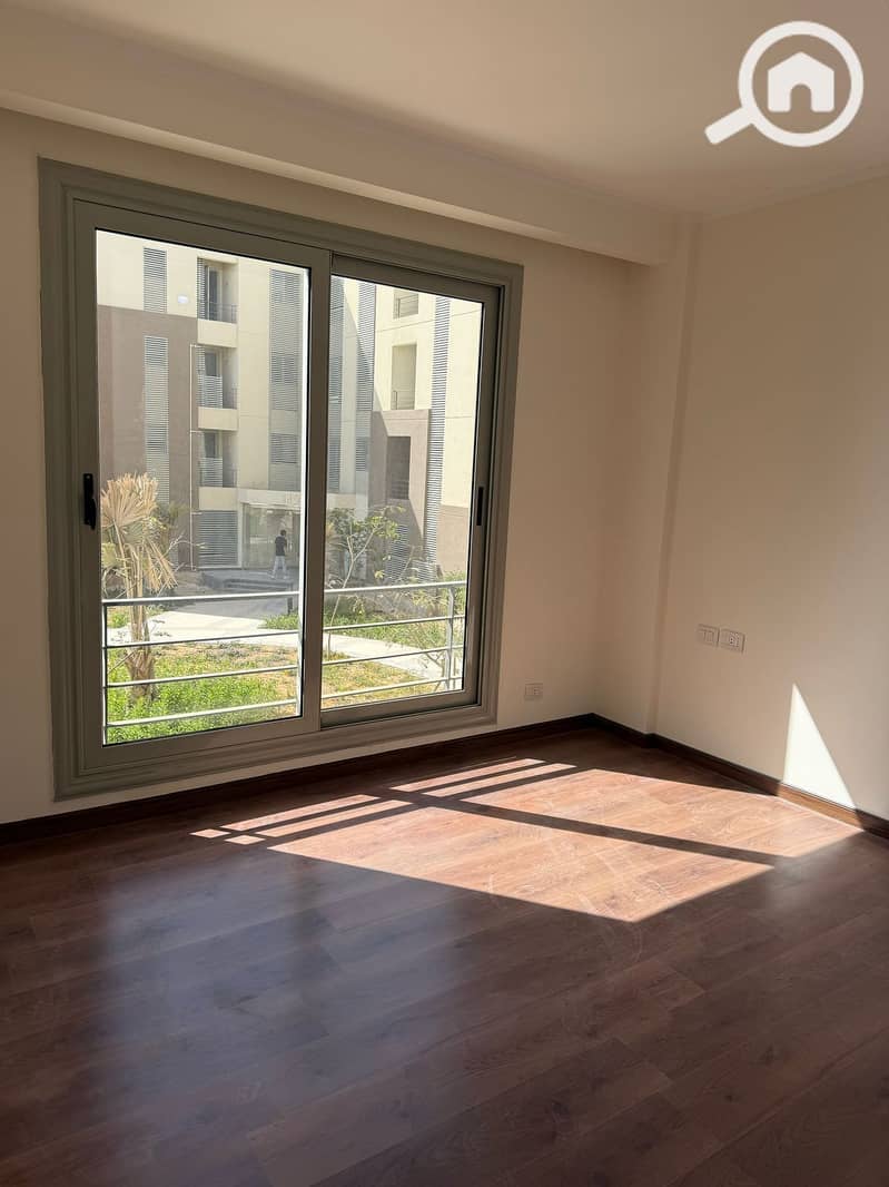 8 b23cd438-355a-4d8d-b579-fd59de85622b. jpg