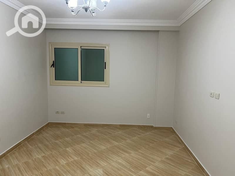 5 WhatsApp Image 2026-01-08 at 00.38. 05 (1). jpeg