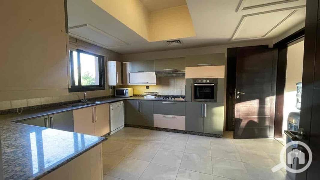 10 84af3ac6-59ef-4f83-90a0-f9af912c5a77. jpg