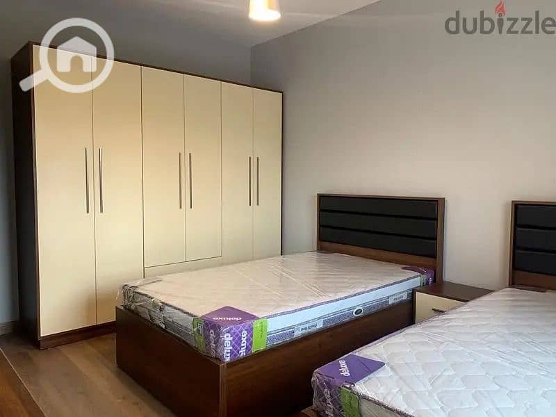 8 03772723-5c94-4cd7-ad3e-6e1a7e5b2f20. jpg