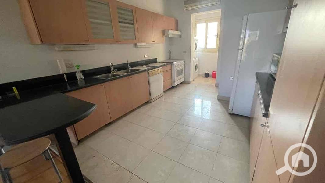 10 8616ef77-ba17-4746-a6ac-28583bb1421a. jpg