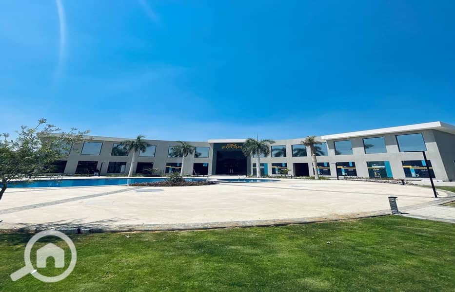 2 photo_5958719931937833204_y. jpg