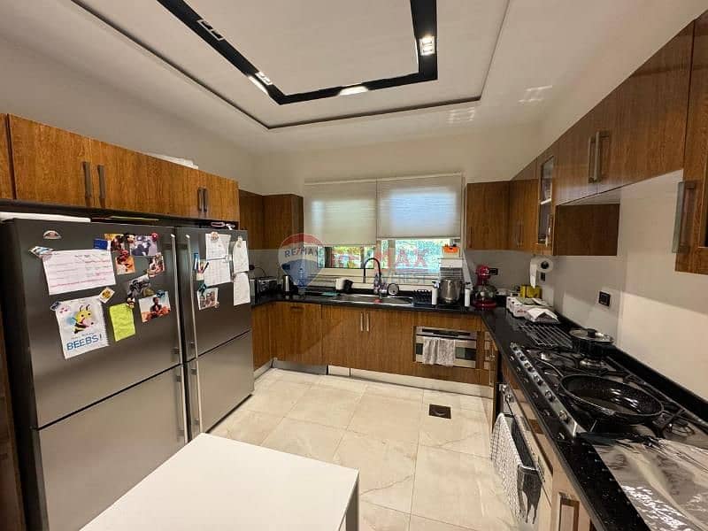 10 c334c987-53b1-41b3-ad50-562971af5939. jfif. jpg