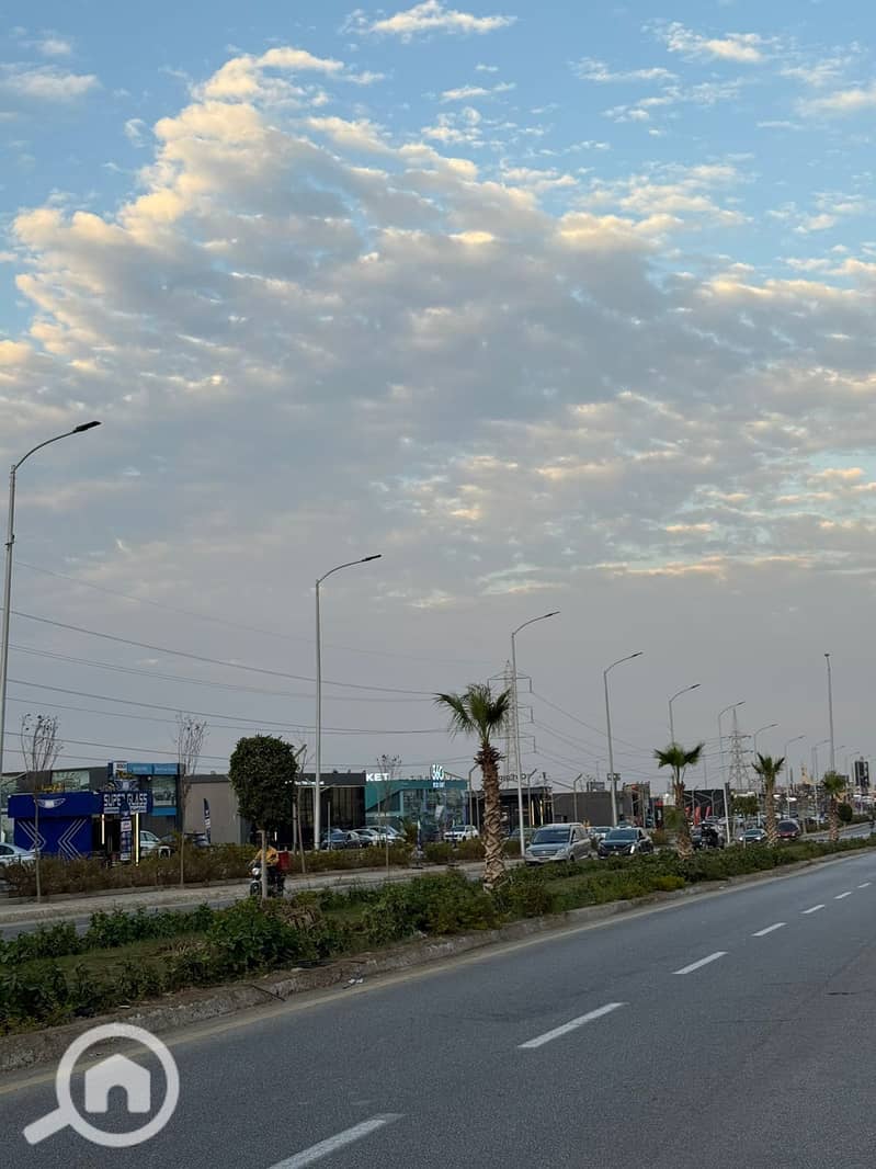 9 e04f6ee7-f3cb-4faf-8972-4fe332281834. jpeg