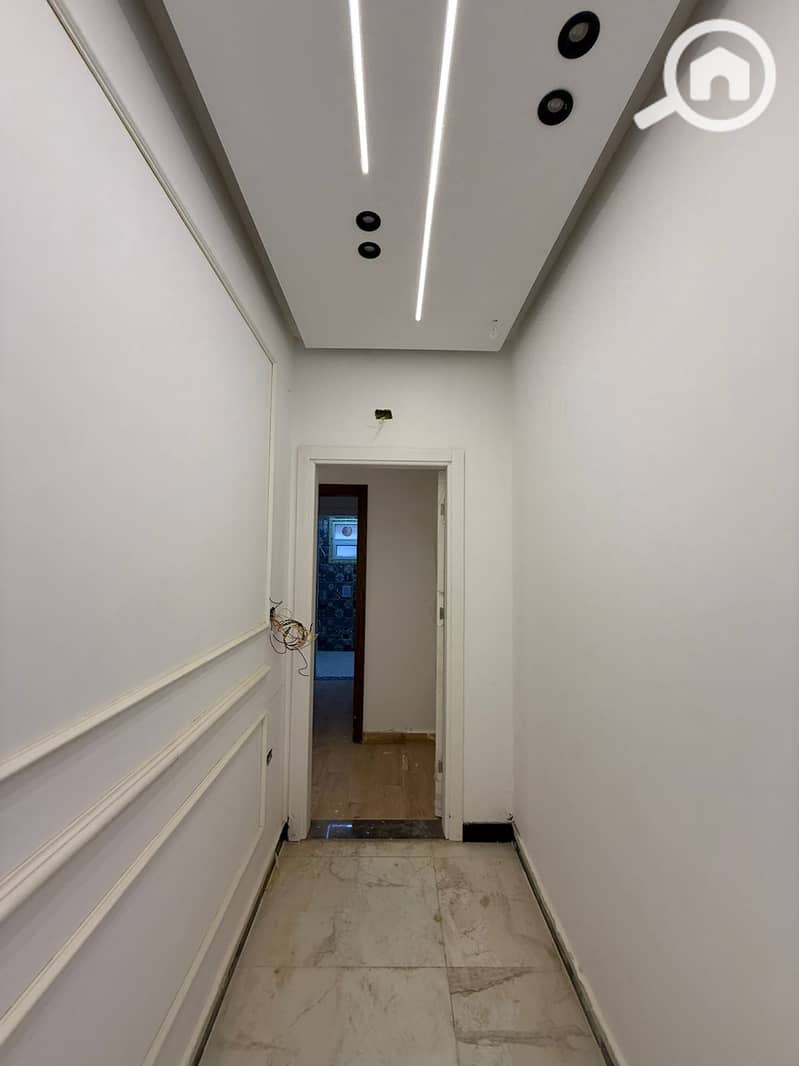 7 7fc077c4-d6f0-4479-ae1d-14b128c709ad. jpeg