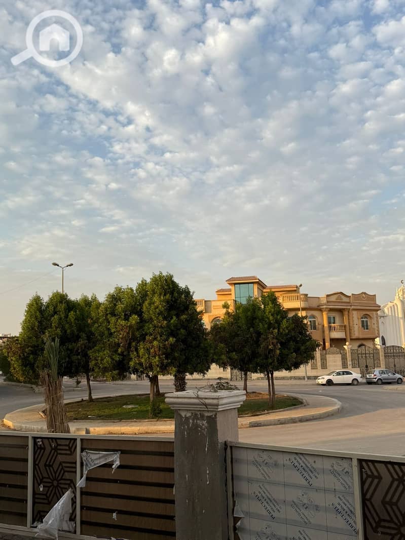 13 75b33810-c712-4477-824e-d159f86cd36c. jpeg