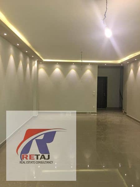 4 f090b78f-8a78-46fe-8d22-3d68aa9b3b50. jpg