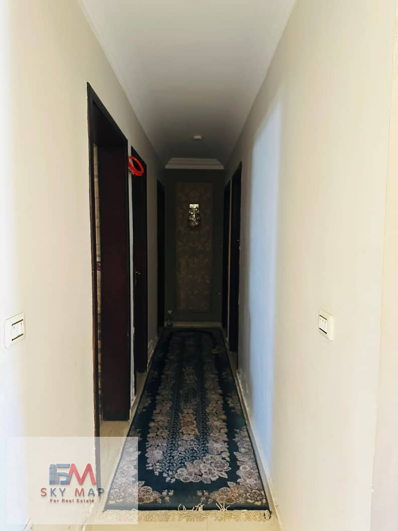 4 39a61de8-65d4-477c-804c-c463f8284d8a. jpeg