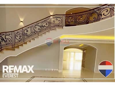 فیلا 6 غرف نوم للايجار في 6 أكتوبر، الجيزة - original - 2026-01-08T231219.222. jpg