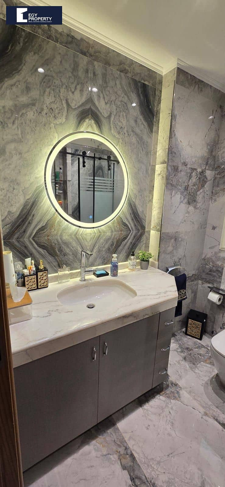 4 _files_howyda bathroom. jpeg