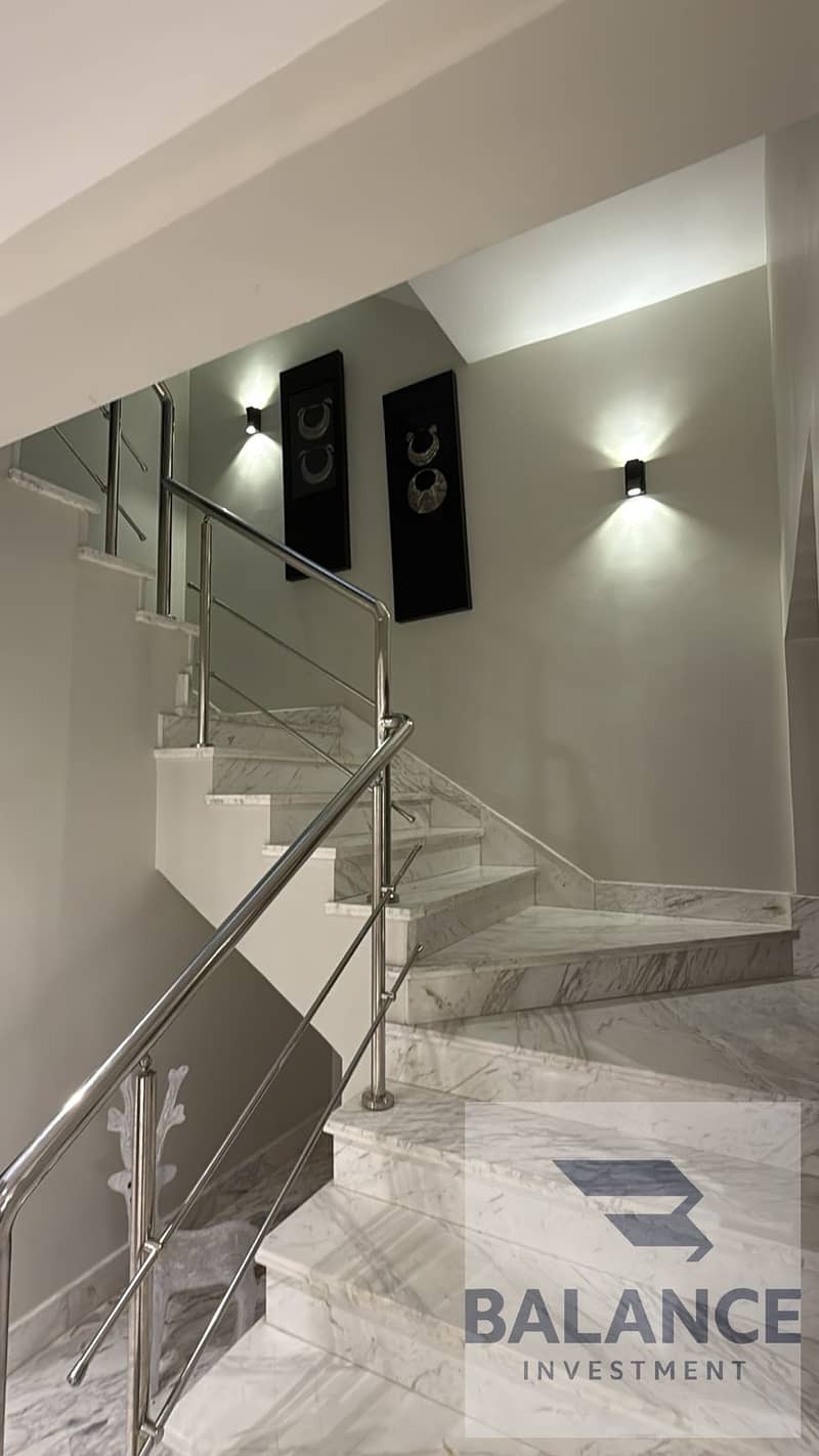 60 WhatsApp lo. jpeg