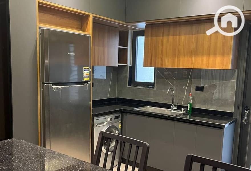 4 04fe59ef-09a6-481a-9713-a6943f6a8a8e. jpg