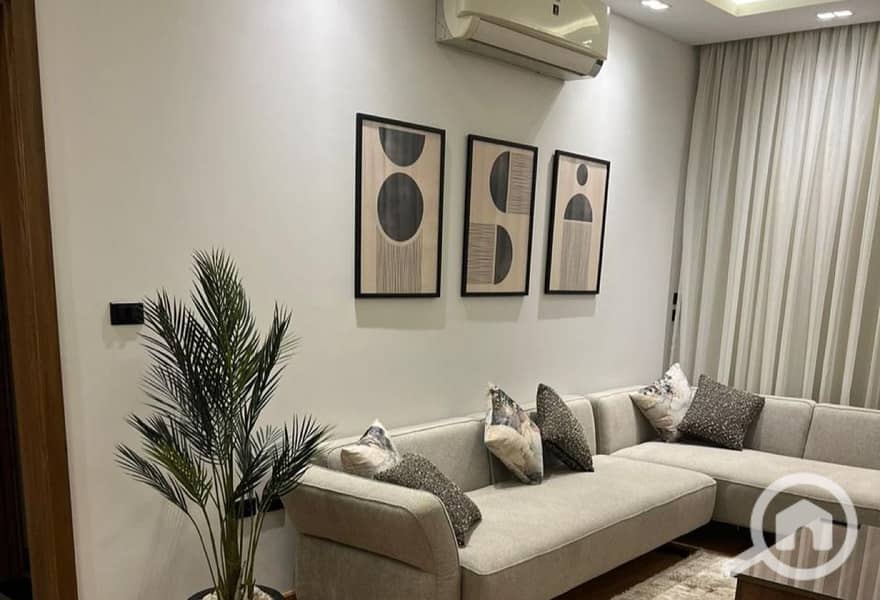 7 84bff478-cf85-4289-a14d-9721fe8b145c. jpg