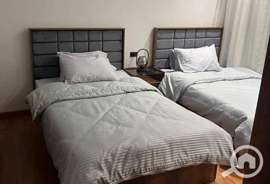 12 f2349069-3da3-40b2-a09e-fcc0656e7da2. jpg