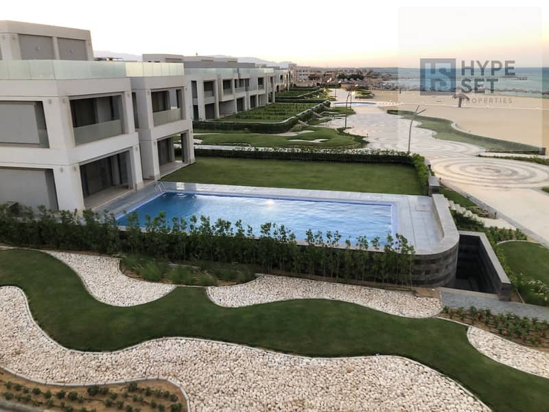 8 daf54b46-2752-4567-85da-1130e2f4aafb. jpg