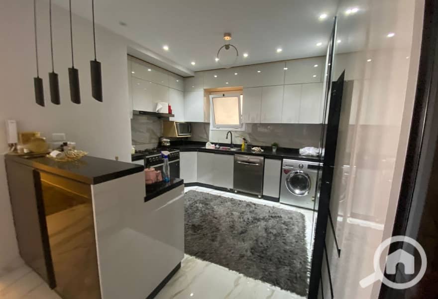 3 3132b859-8e88-4e92-a3e0-4feeac248b7d. jpg