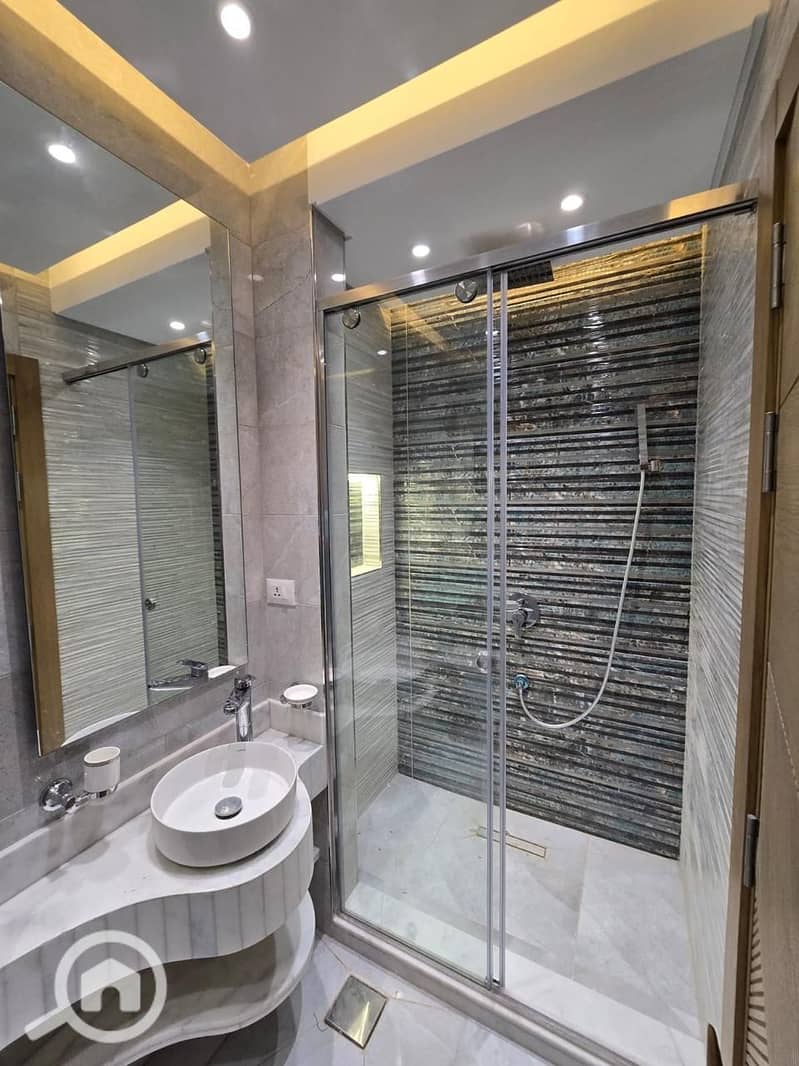 10 f59352e8-1963-4245-8ca4-6a402aa1d809. jpeg