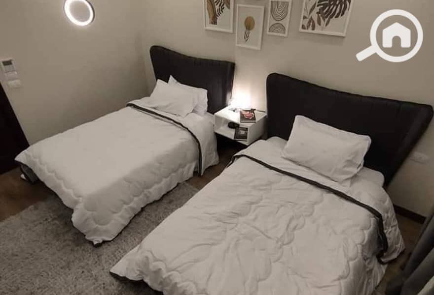 4 77c1c876-b3d6-4047-b4c7-d9ffde094801. jpeg