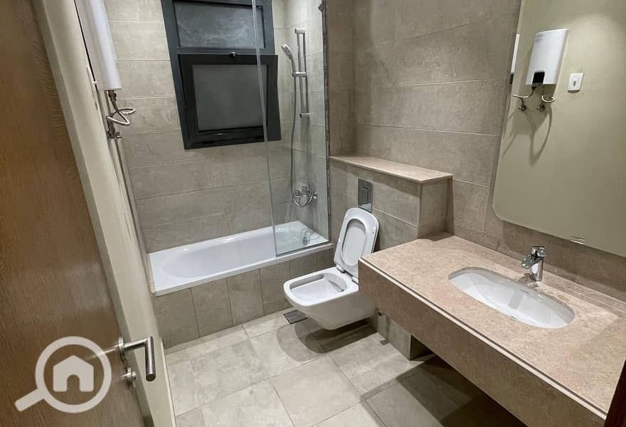 9 b92b20f6-f098-4540-9afc-020867c81a81. jpg