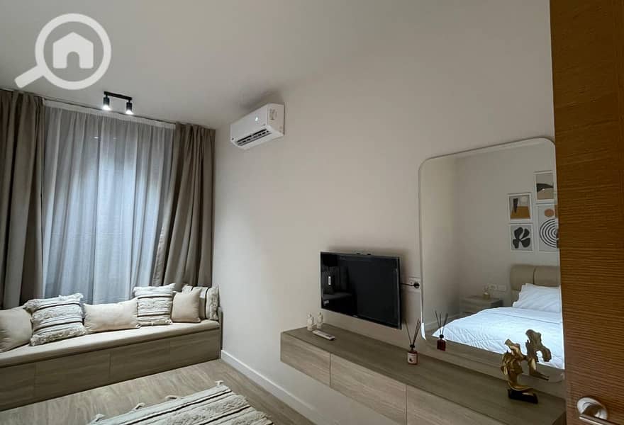 13 e41b58e3-d0a3-4f46-a5f9-7bd2b3256c12. jpg