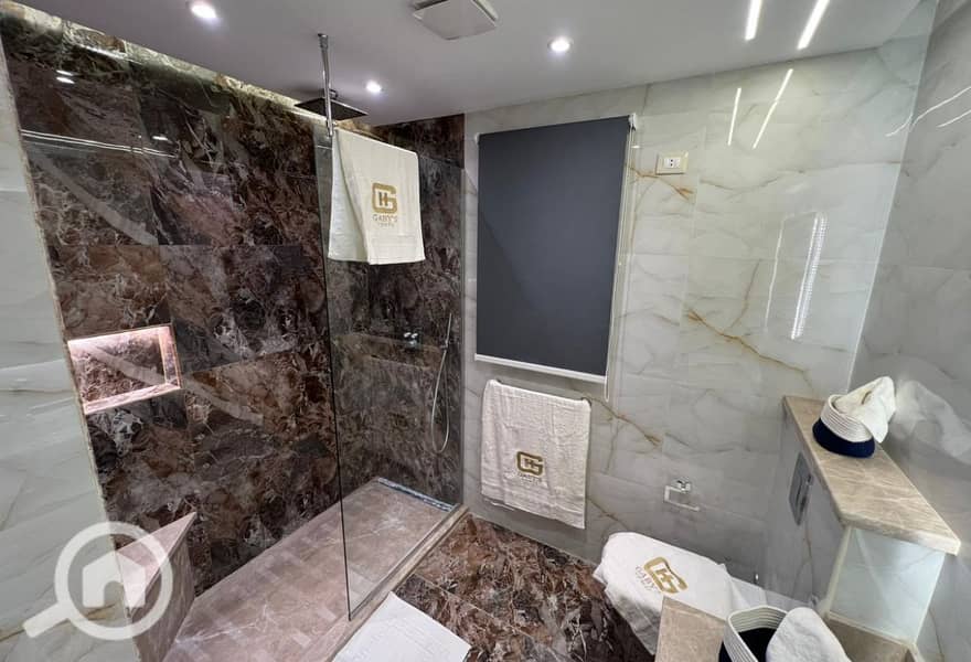 2 5d499c0e-22e9-40b8-9dfe-34a1e4ee5d8e. jpg